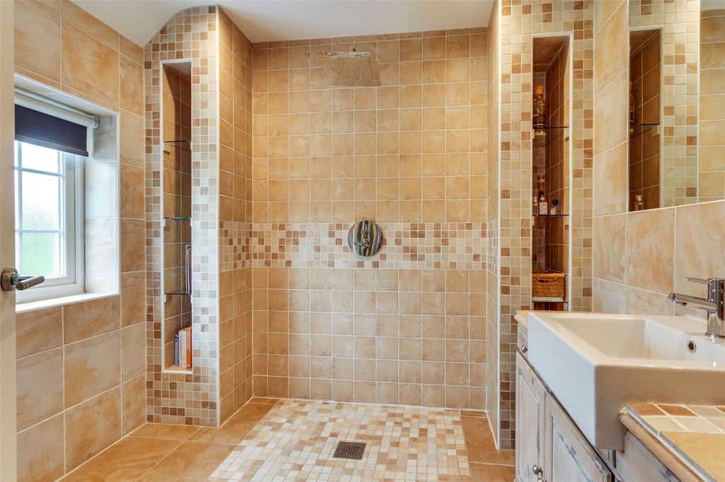 Additional image 10 of 4 bed detached house for saleHenley Road, Marlow, Buckinghamshire SL7