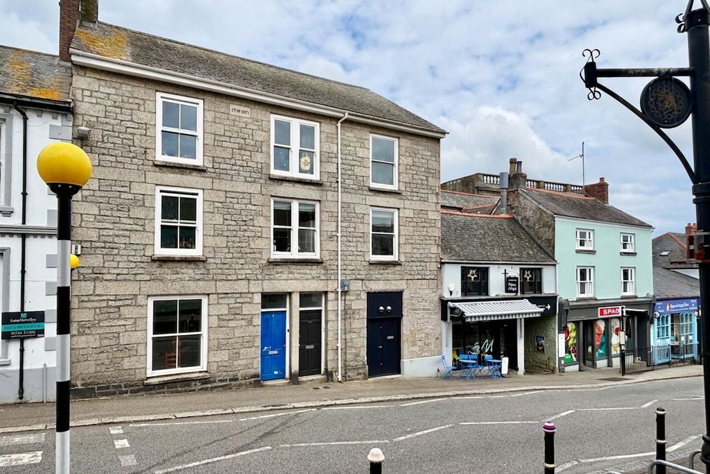 3 bed terraced house for saleLower Market Street, Penryn TR10