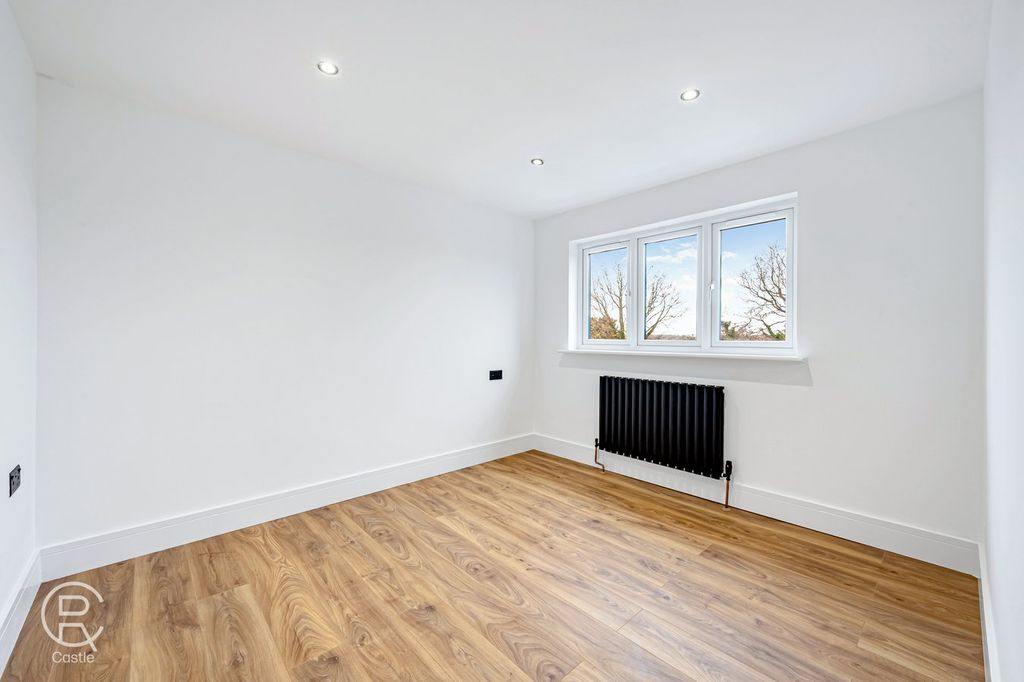 Additional image 12 of 5 bed semi-detached house for saleThe Heights, Northolt UB5