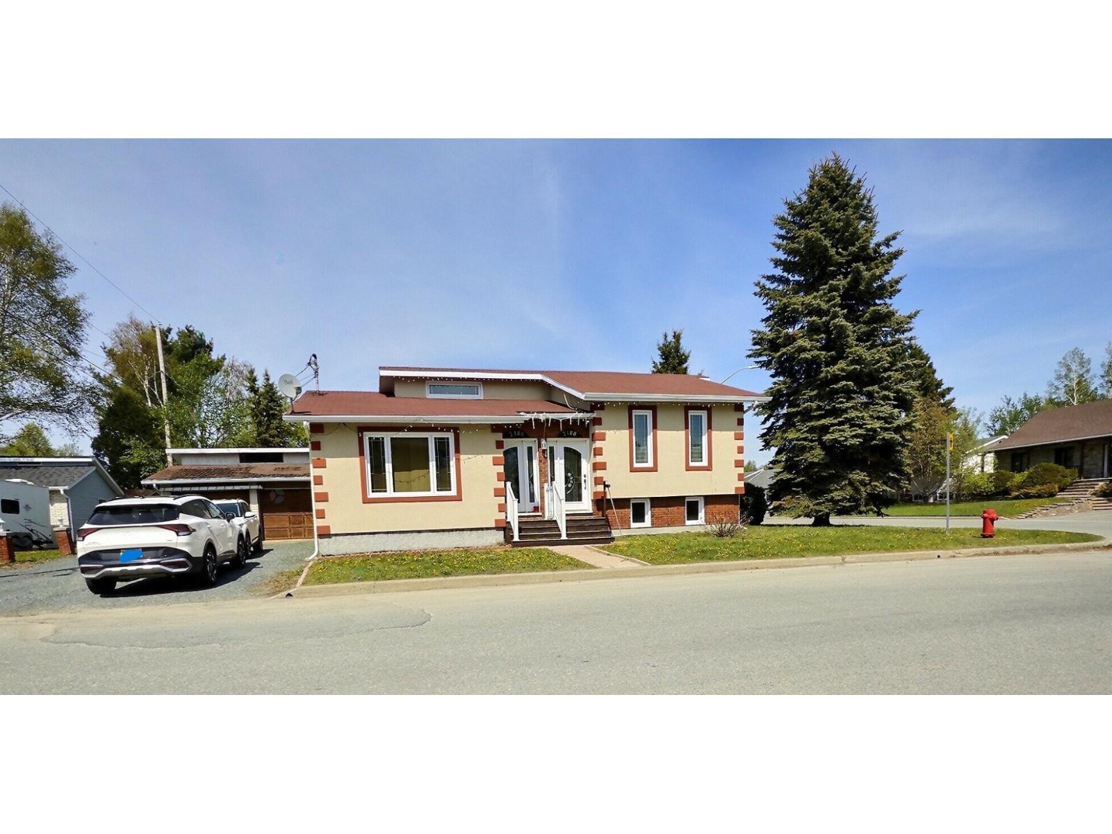 2186 Rue Montrose
