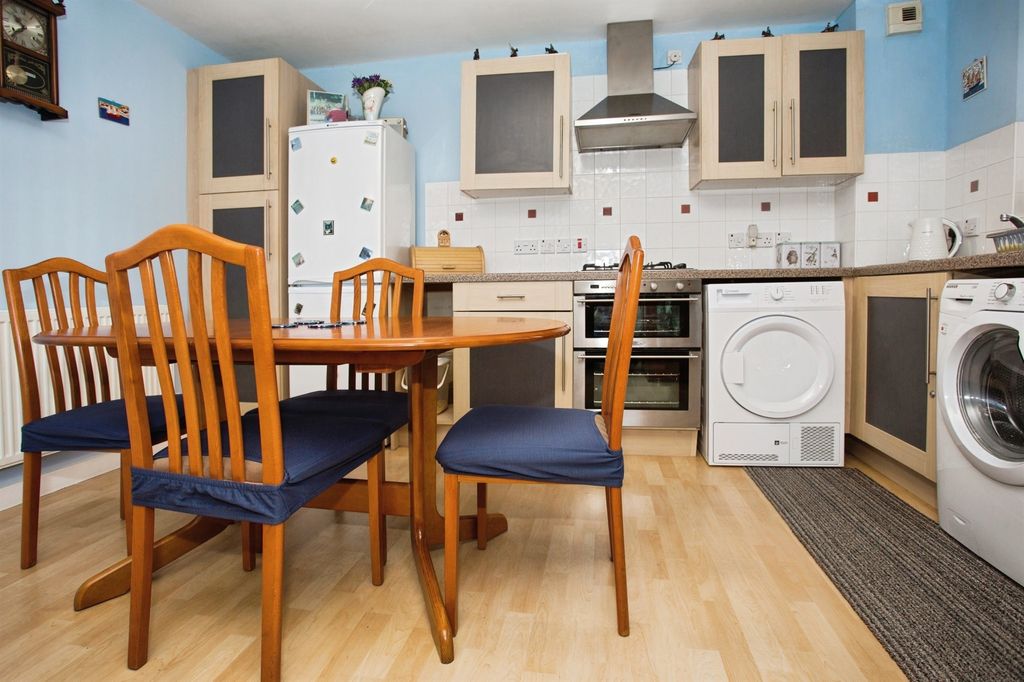 Additional image 7 of 2 bed flat for saleSkeaping Close, Newmarket CB8