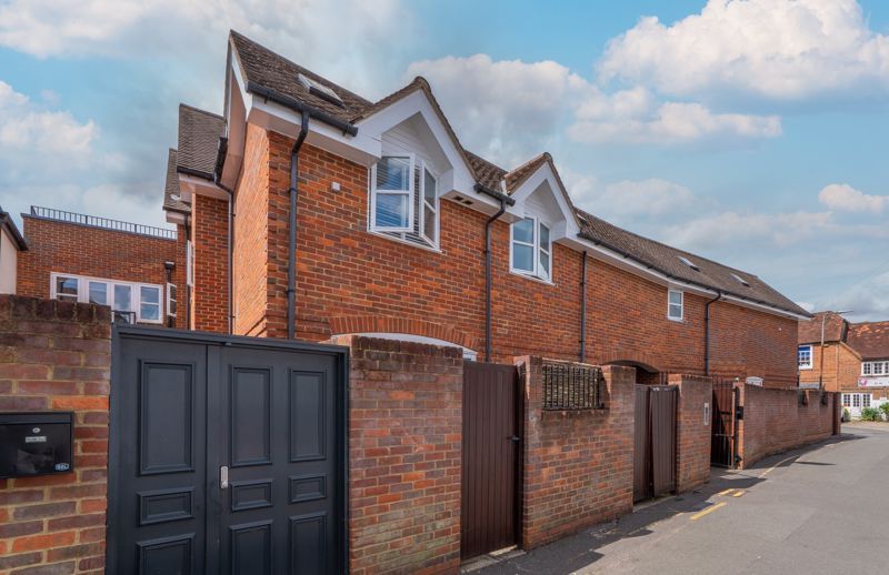 2 bed flat for saleCrown Lane, Marlow SL7