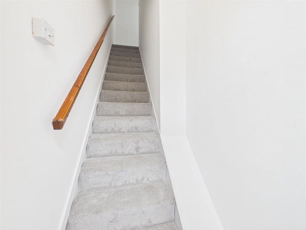 Additional image 3 of 5 bed flat for salePensby Road, Heswall, Wirral CH60