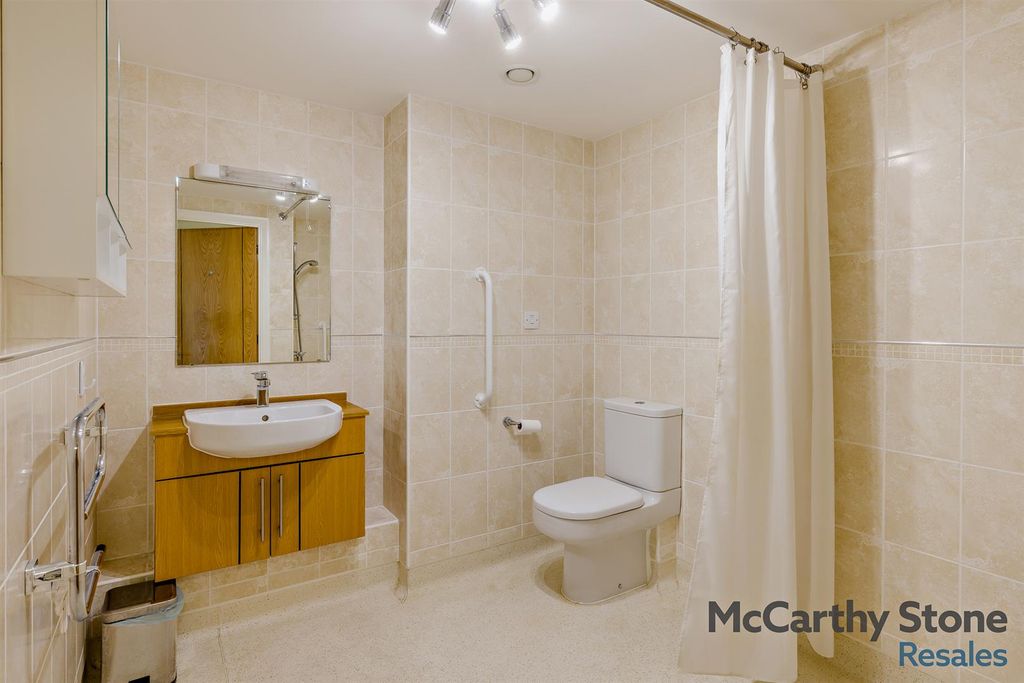 2 bed flat for saleChester Way, Northwich CW9 photo 5