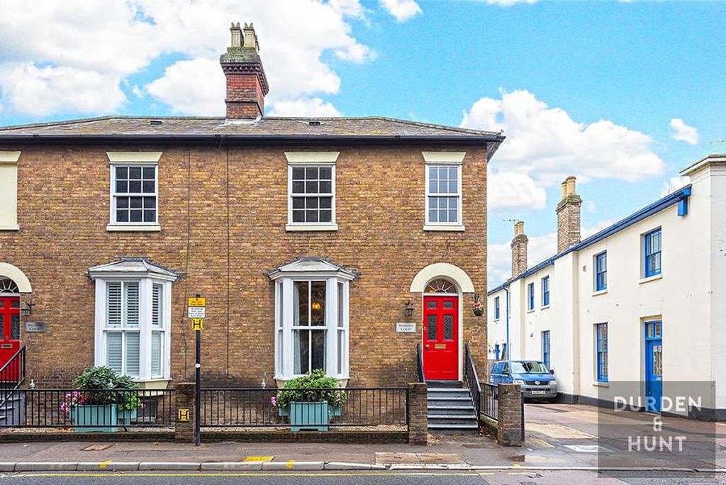 1 bed flat for saleHigh Street, Ongar CM5