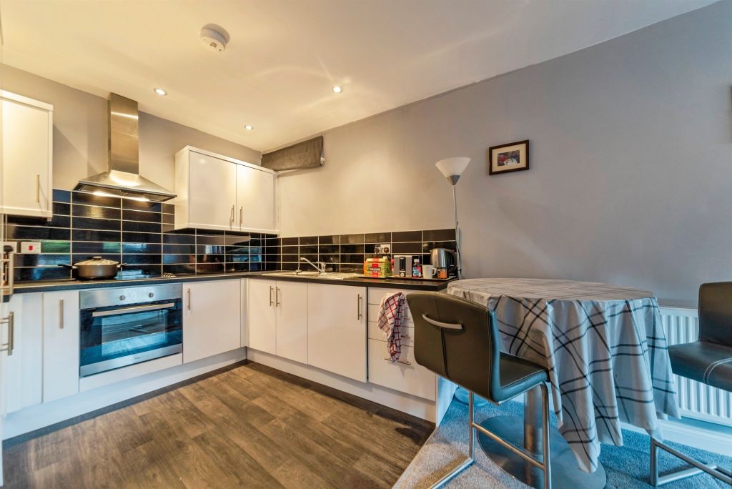 Additional image 4 of 2 bed flat for saleMill Gate, Newark NG24