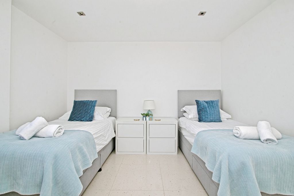 Additional image 33 of 2 bed flat for saleNarrowcliff, Newquay, Cornwall TR7