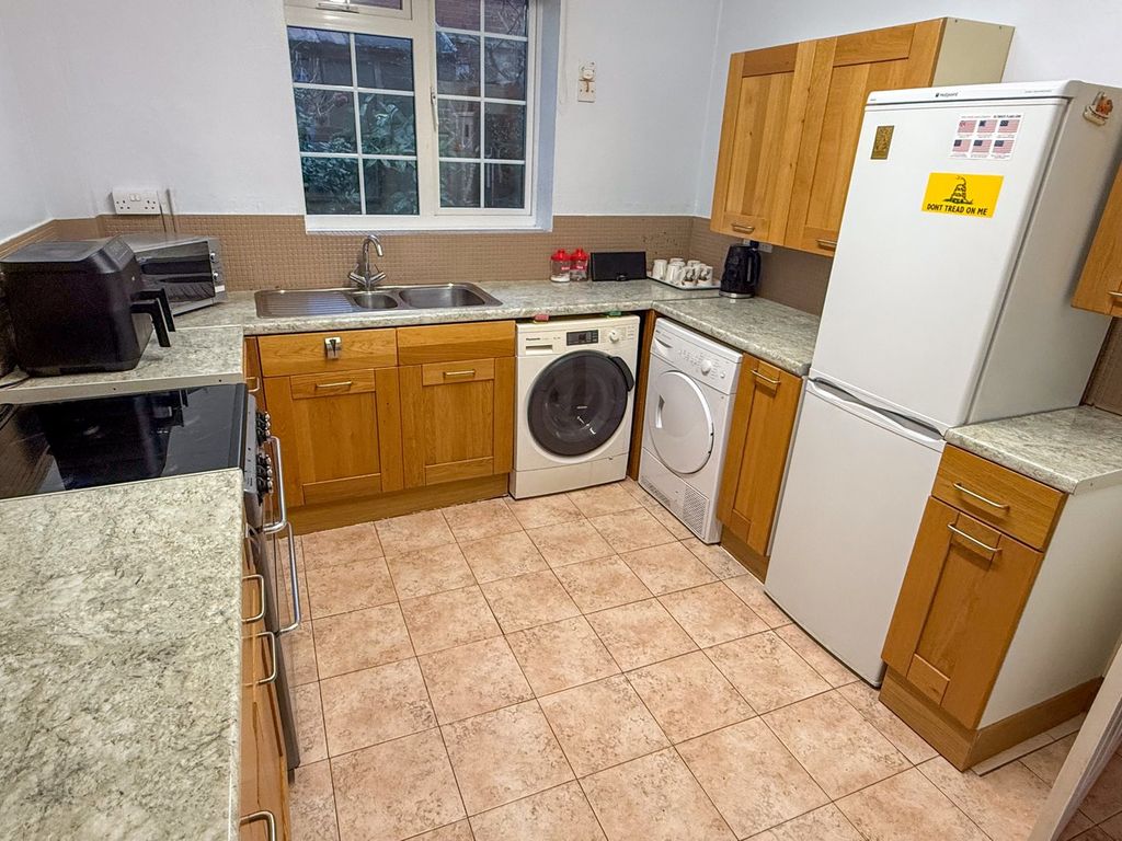 Additional image 4 of 2 bed semi-detached house for saleNorthcroft Lane, Newbury RG14