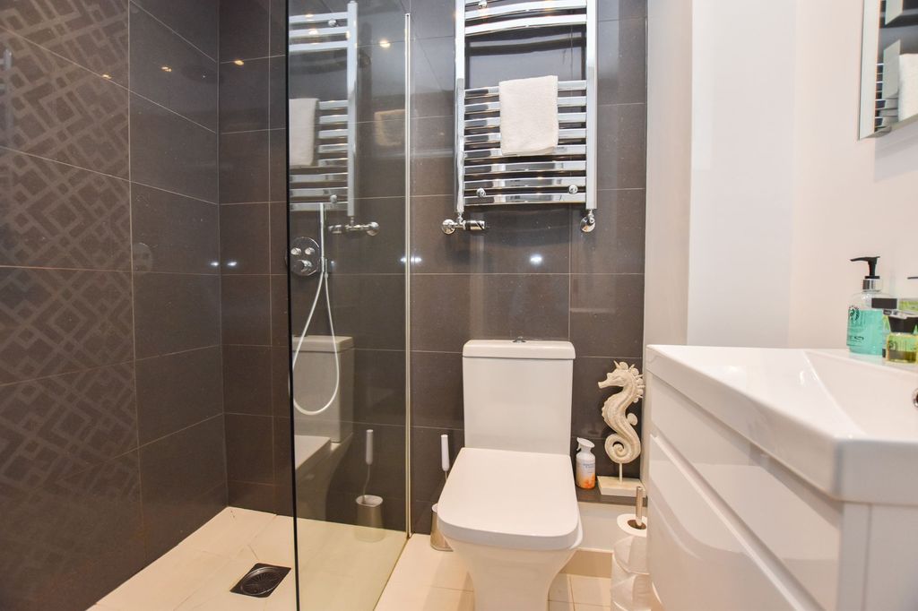 Additional image 13 of 2 bed flat for salePentowan House, King Edward Crescent, Newquay TR7