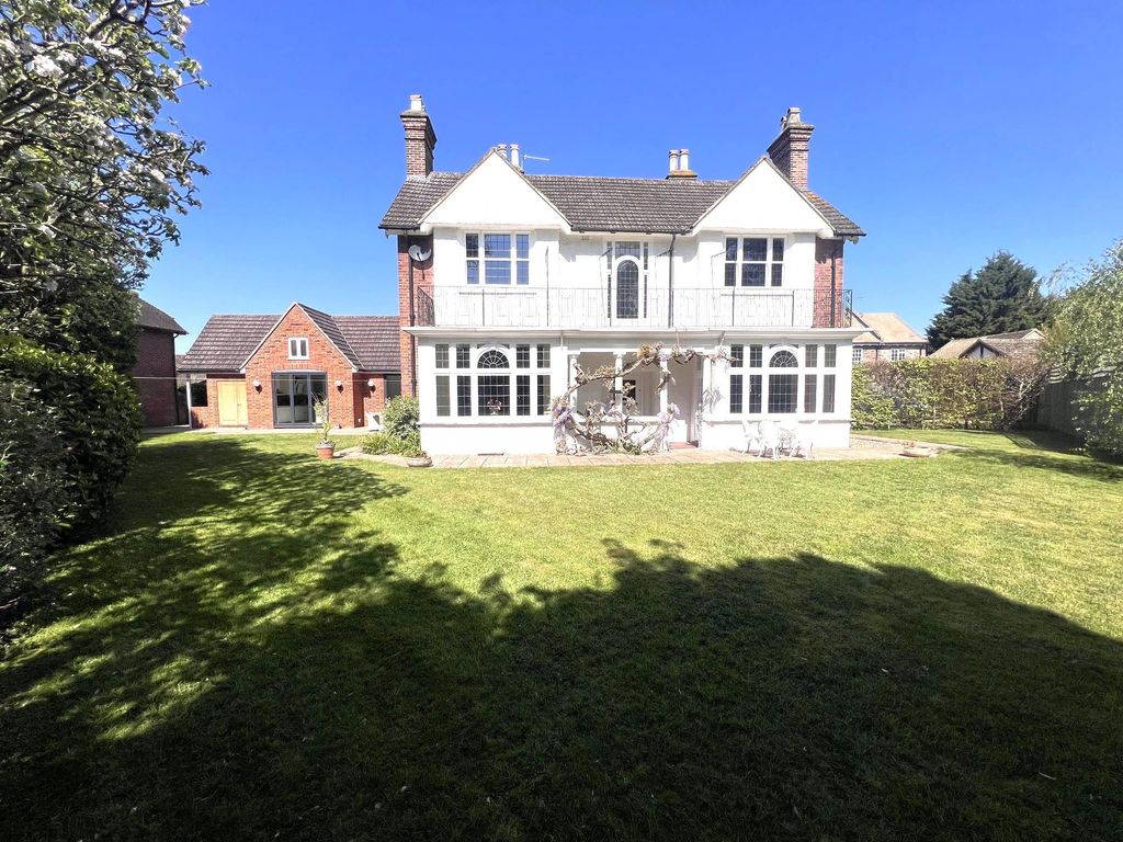 Additional image 26 of 5 bed detached house for saleStation Road, Marlow, Buckinghamshire SL7