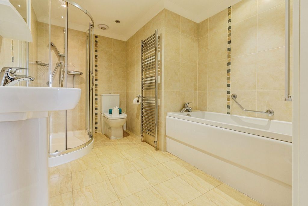 Additional image 19 of 2 bed flat for saleSunningdale Court, Lytham St. Annes, Lancashire FY8