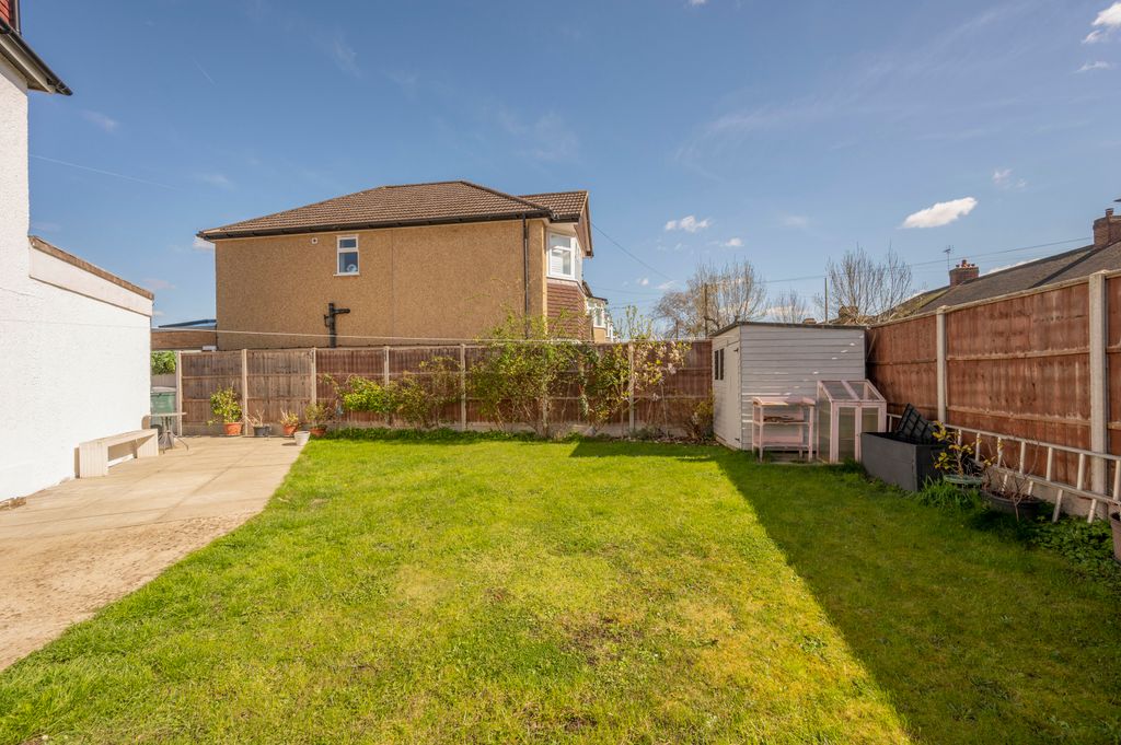 Additional image 3 of 4 bed semi-detached house for saleMonkleigh Road, Morden SM4
