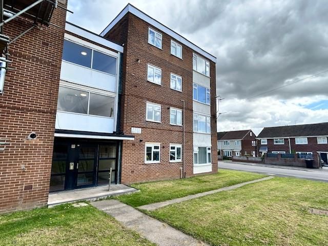 2 bed flat for saleMaple Grove, Conisbrough, Doncaster DN12