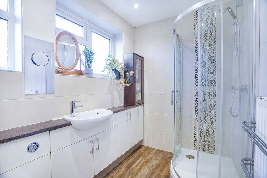 Additional image 9 of 4 bed semi-detached house for saleElmhirst Road, Lutterworth LE17