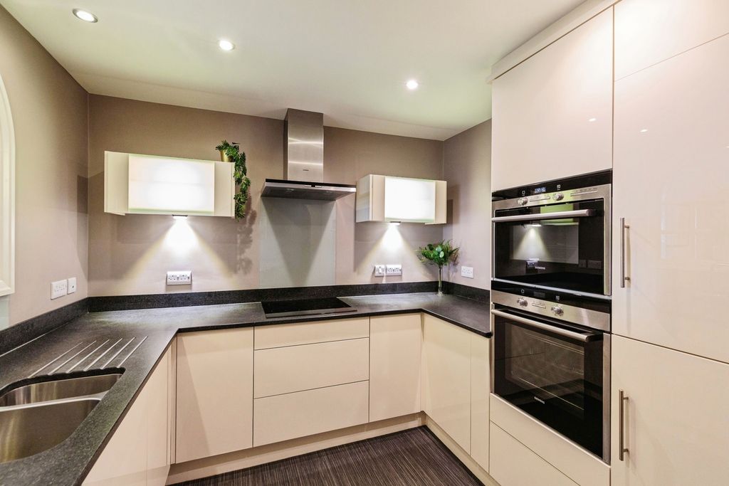 Additional image 3 of 2 bed flat for saleSunningdale Court, Lytham St. Annes, Lancashire FY8