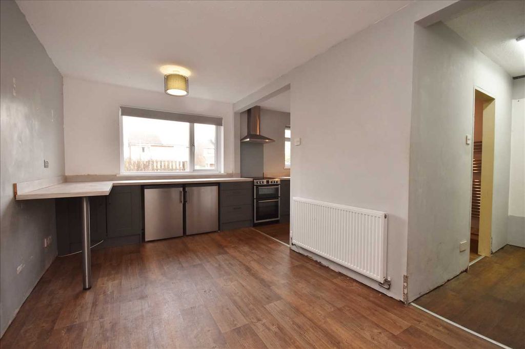 1 bed flat for saleNookfield, Leyland PR26 photo 3