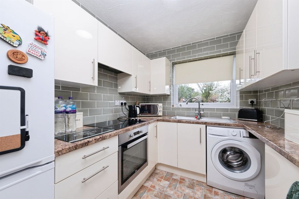 Additional image 3 of 2 bed flat for saleRuskin Court, Newport Pagnell MK16