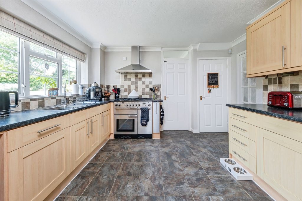 Additional image 8 of 4 bed detached house for saleHemingway Close, Newport Pagnell MK16