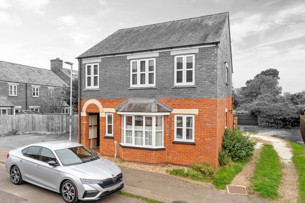 Additional image 2 of 2 bed flat for saleNewton Street, Olney MK46