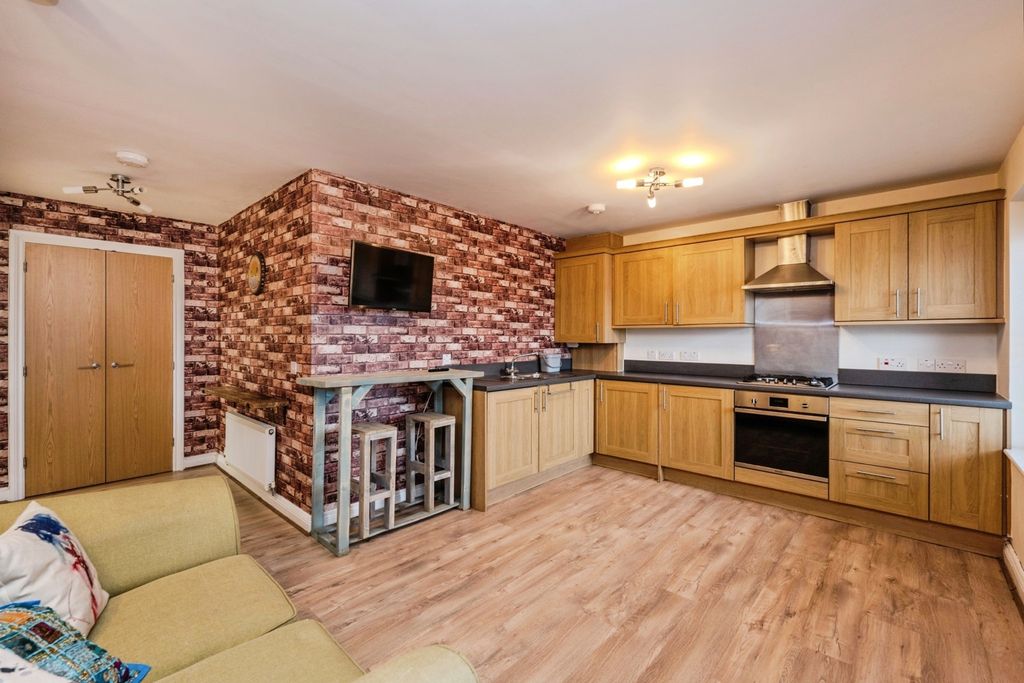 Additional image 7 of 1 bed flat for saleMeadow Bank, Llandarcy, Neath, Neath Port Talbot SA10