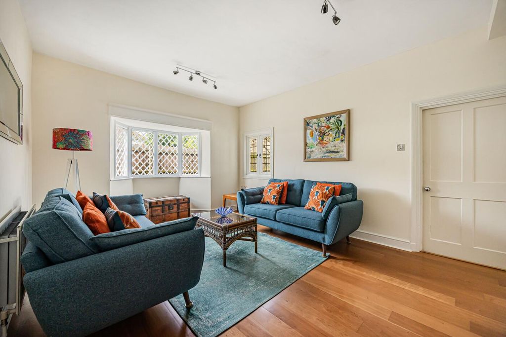 Additional image 10 of 5 bed detached house for saleStation Road, Marlow, Buckinghamshire SL7