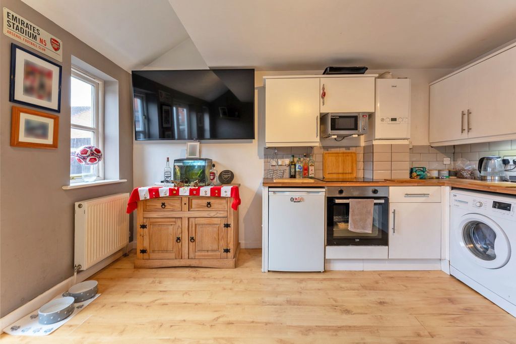 Additional image 5 of 2 bed flat for saleNewton Street, Olney MK46