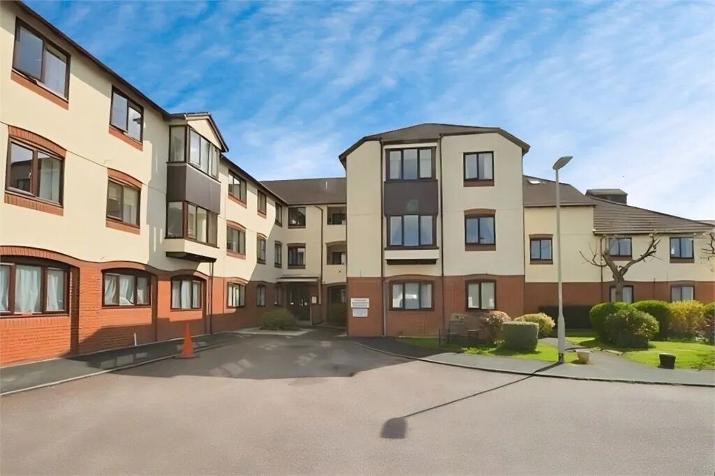 2 bed flat for saleHameldown Way, Newton Abbot, Devon. TQ12