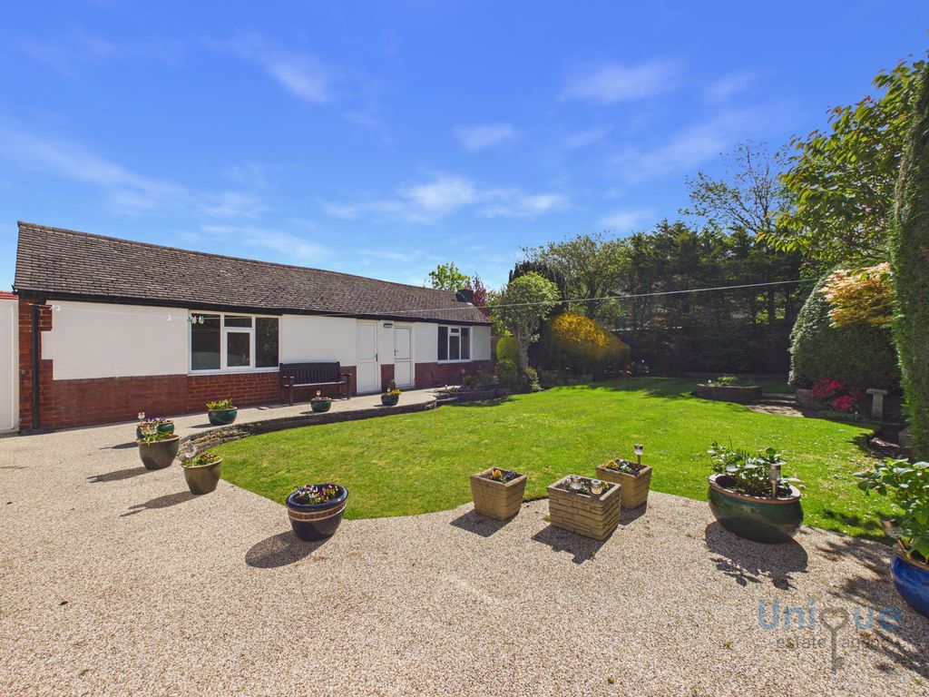 Additional image 2 of 3 bed bungalow for saleSt. Thomas Road, Lytham St. Annes FY8