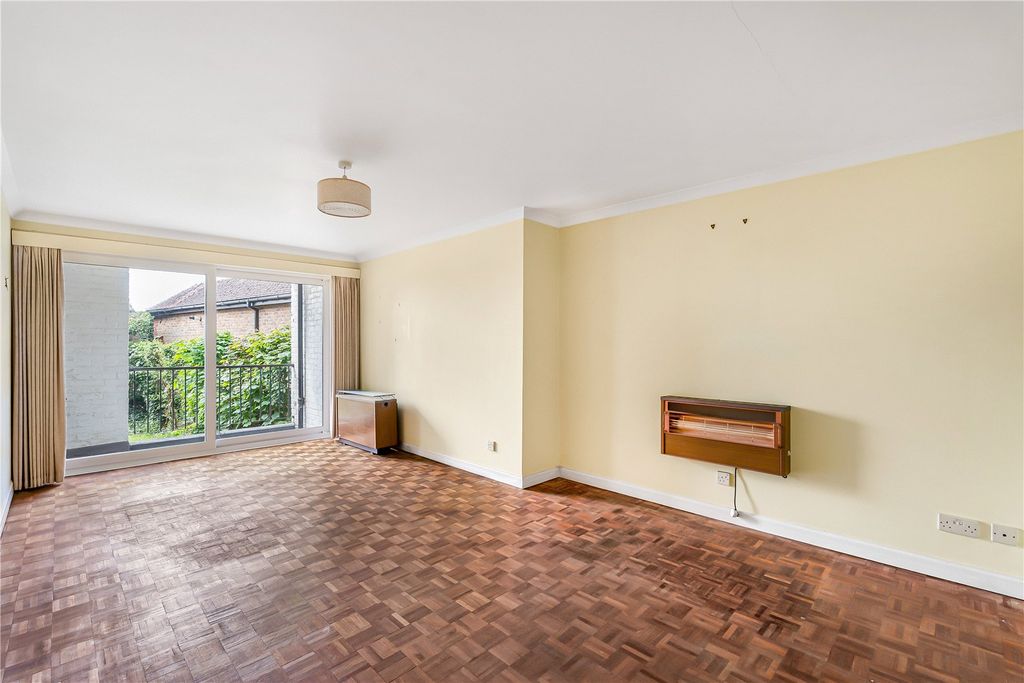 Additional image 3 of 2 bed flat for saleLower Street, Pulborough, West Sussex RH20
