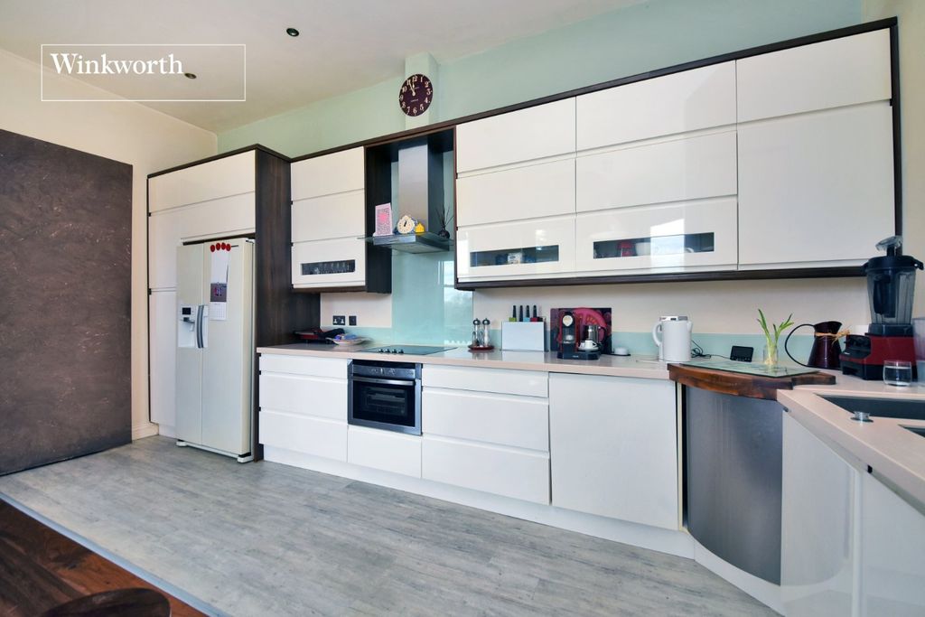 Additional image 4 of 2 bed flat for salePoulter Park, Bishopsford Road, Morden SM4