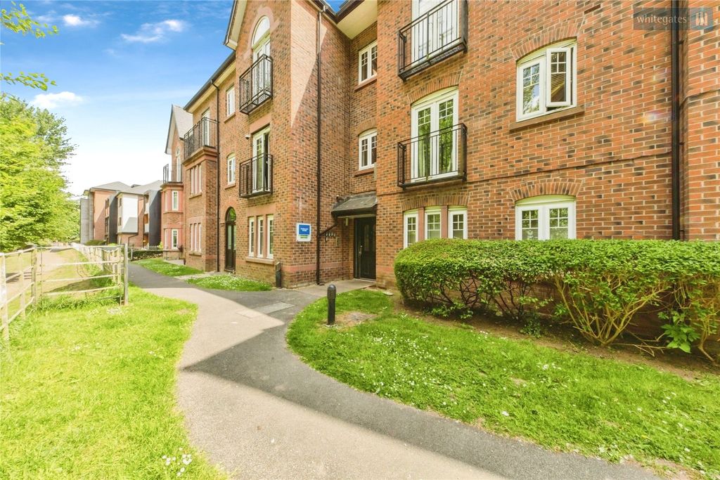 2 bed flat for saleWheelock House, Nantwich, Cheshire CW5