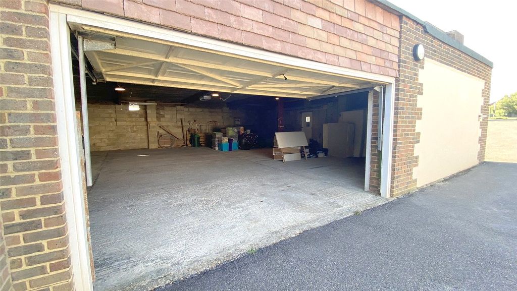 Additional image 18 of 2 bed flat for saleKings Court, Brighton Road, Lancing, West Sussex BN15