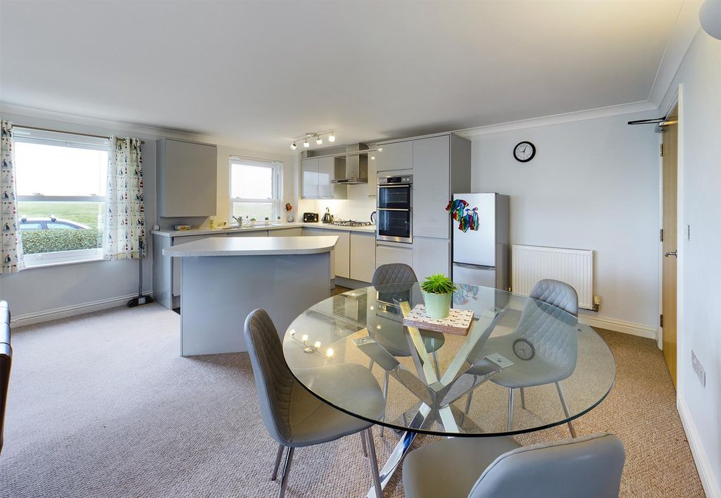 Additional image 4 of 3 bed flat for salePentire Avenue, Pentire, Newquay TR7