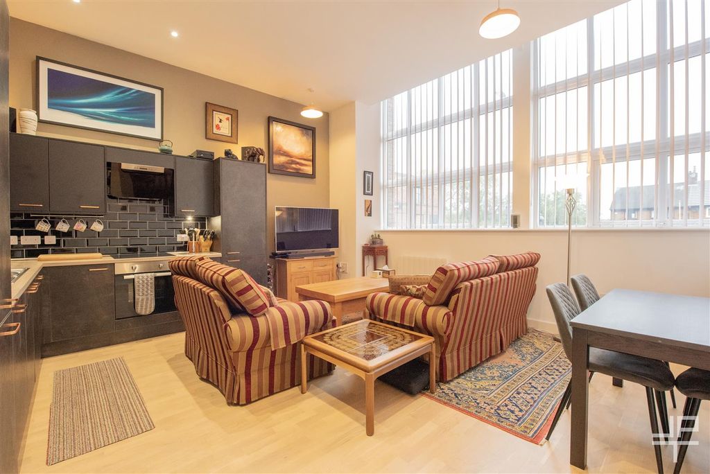 1 bed flat for saleMather Lane, Leigh, Greater Manchester WN7 photo 2