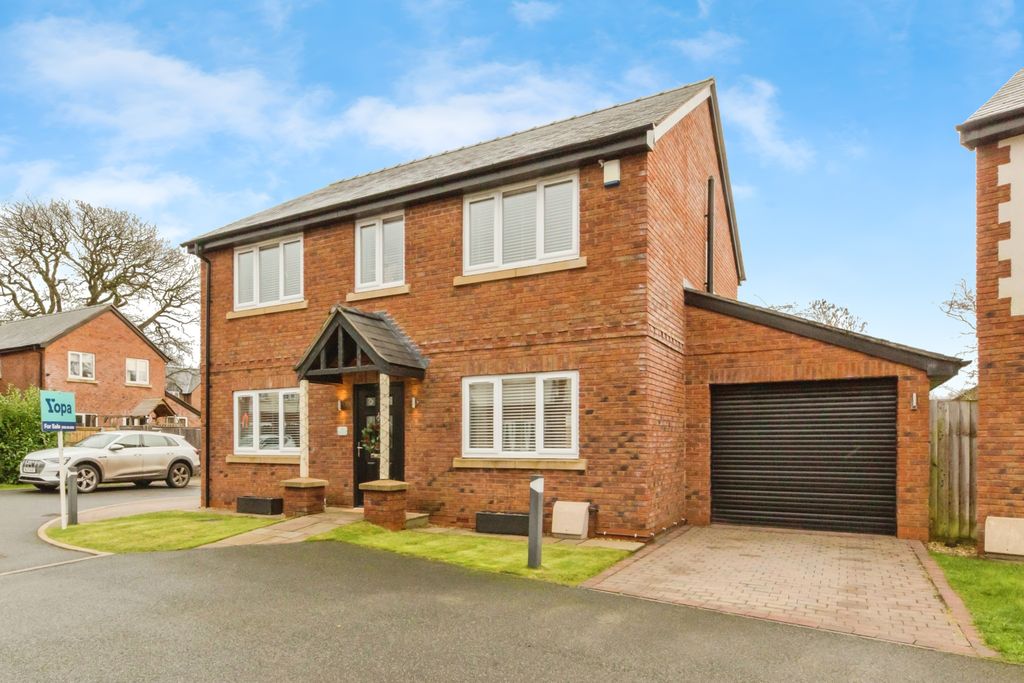 4 bed detached house for saleFiennes Court, No Man's Heath, Malpas SY14