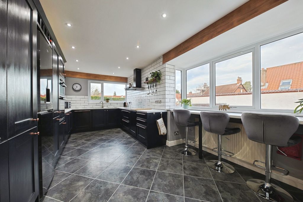 Additional image 7 of 5 bed detached house for saleReading Room Yard, North Ferriby HU14