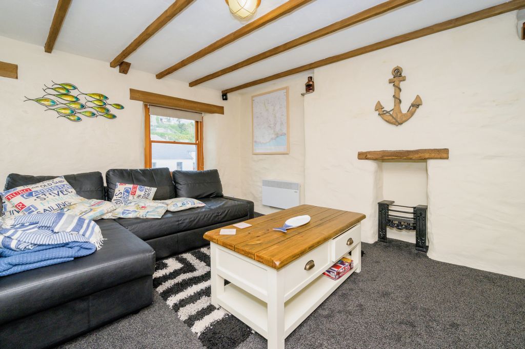 2 bed flat for saleQuay Road, Polperro, Looe, Cornwall PL13 photo 2