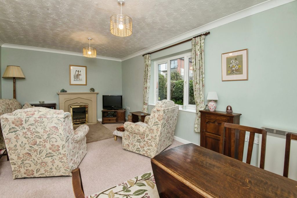 Additional image 4 of 2 bed flat for saleCloverdale Court, Lyme Regis DT7