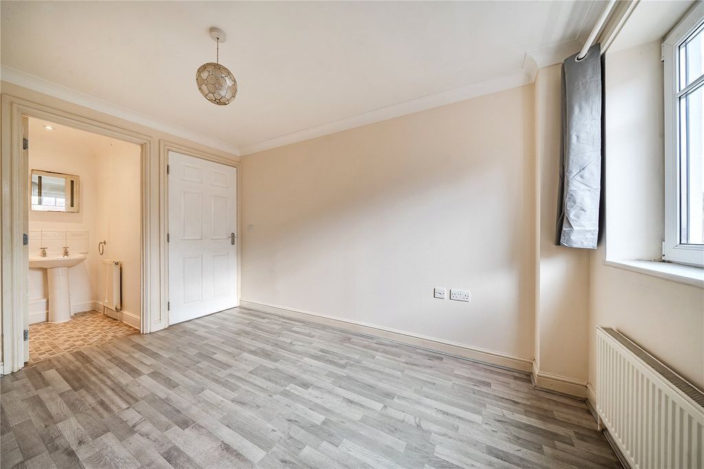 2 bed flat for saleWoolbrook Road, Sidmouth, Devon EX10 photo 3