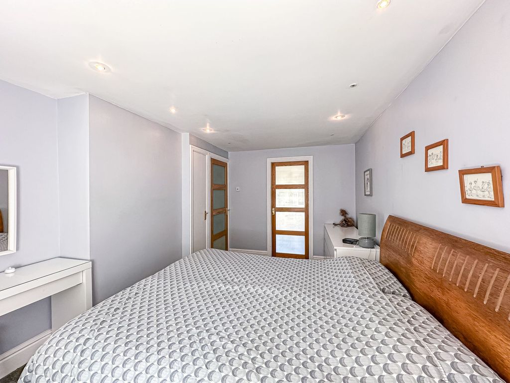 Additional image 25 of 4 bed detached house for saleChester High Road, Neston CH64