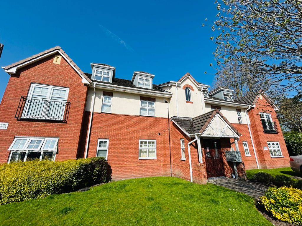 2 bed flat for saleCrossland Mews, Lymm WA13