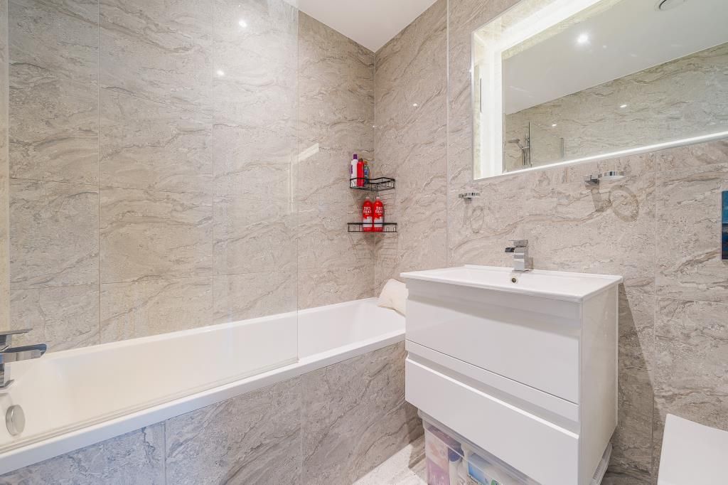 Additional image 11 of 2 bed flat for saleNewbury, Berkshire RG14