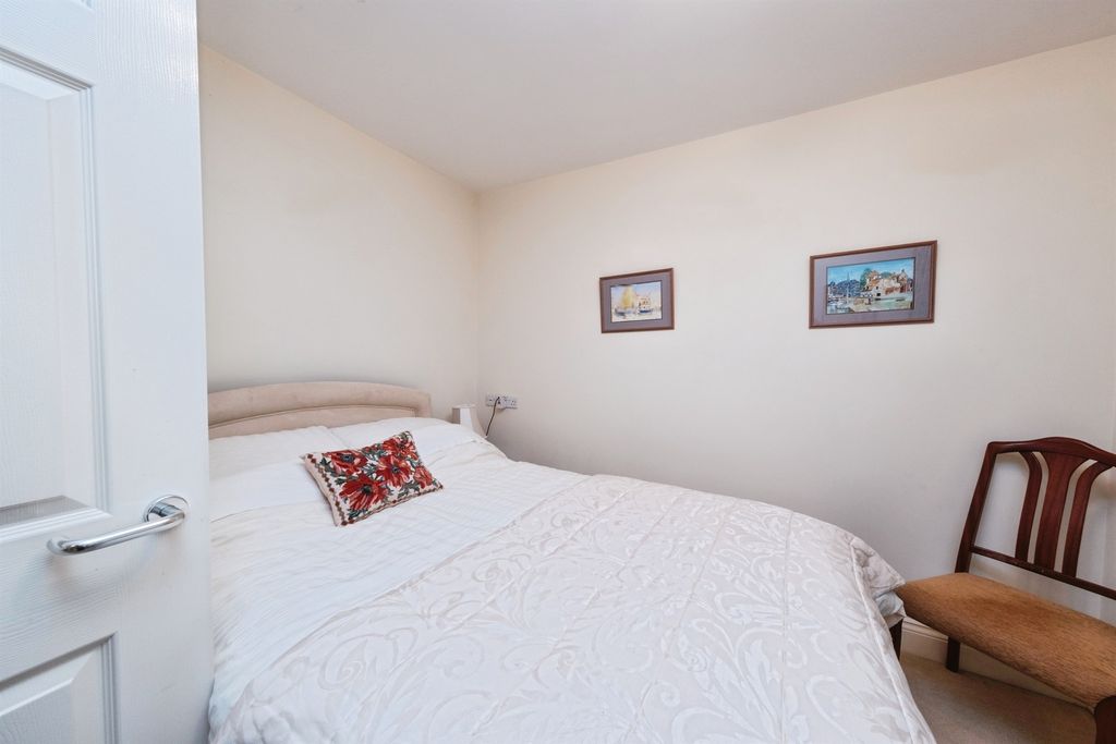 Additional image 11 of 2 bed flat for saleWestbury Lane, Newport Pagnell MK16