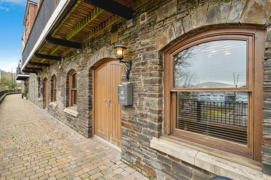 Additional image 2 of 1 bed flat for saleMeadow Bank, Llandarcy, Neath, Neath Port Talbot SA10