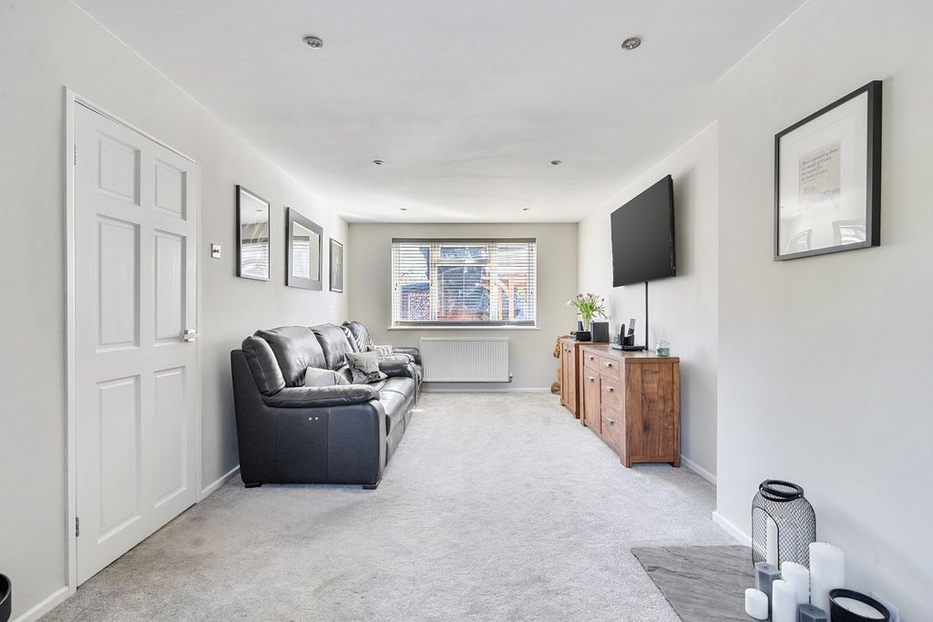 Additional image 3 of 4 bed semi-detached house for saleEssex Street, Newbury RG14