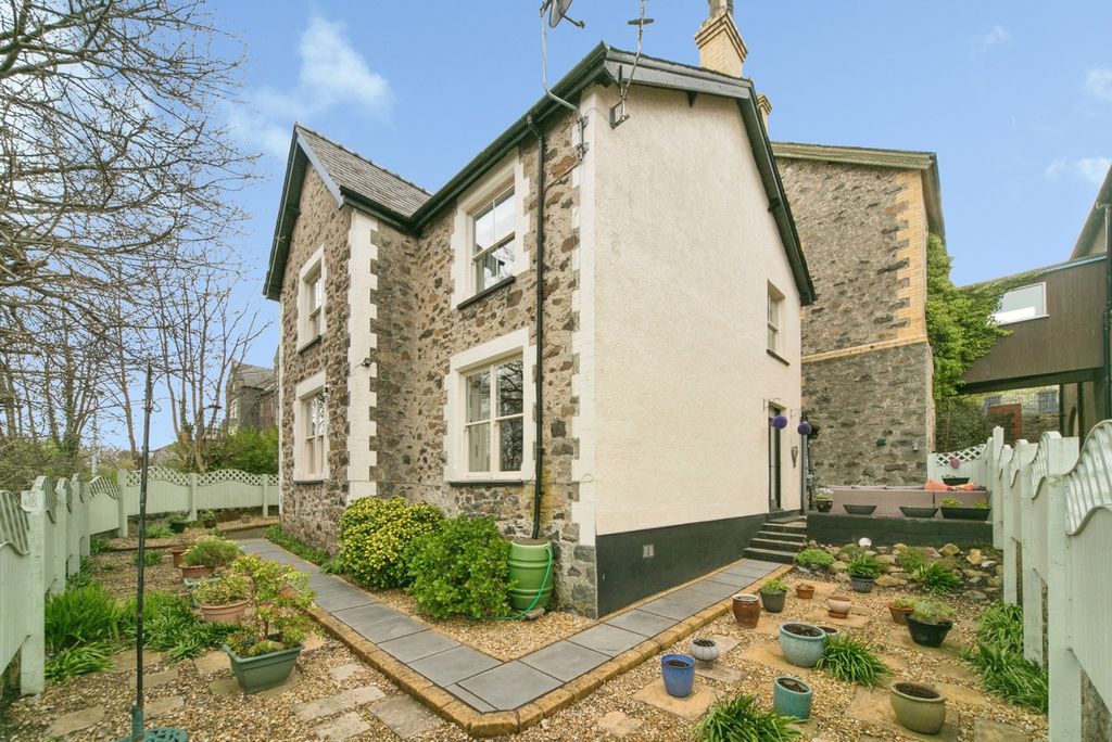 4 bed semi-detached house for salePenmaenmawr Road, Llanfairfechan, Conwy LL33