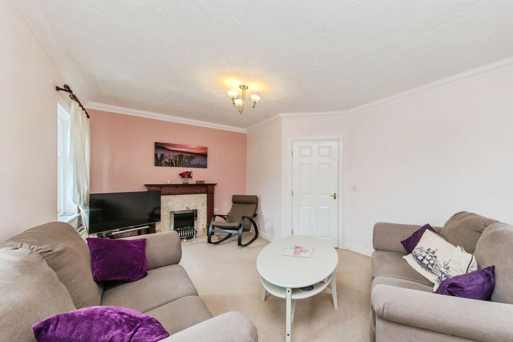 Additional image 2 of 2 bed flat for saleEastgate, Macclesfield, Cheshire SK10