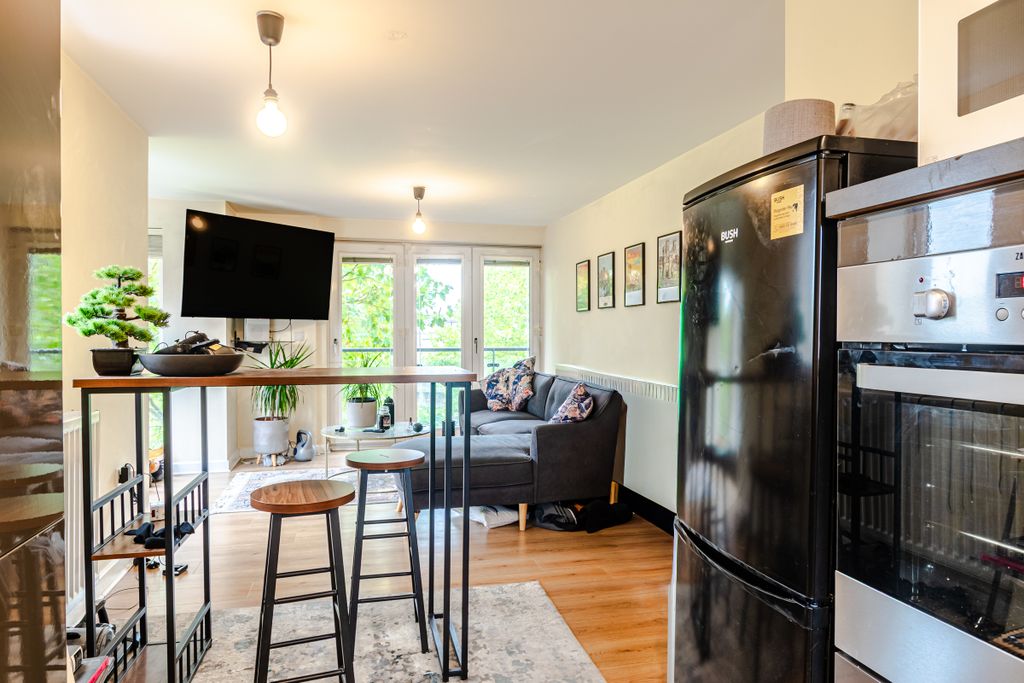 Additional image 9 of 2 bed flat for saleCable Place, Leeds LS10
