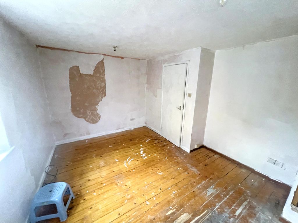 Additional image 3 of 1 bed flat for saleFlat 1 Oxford House, 6 Marlborough Street, Faringdon, Oxfordshire SN7