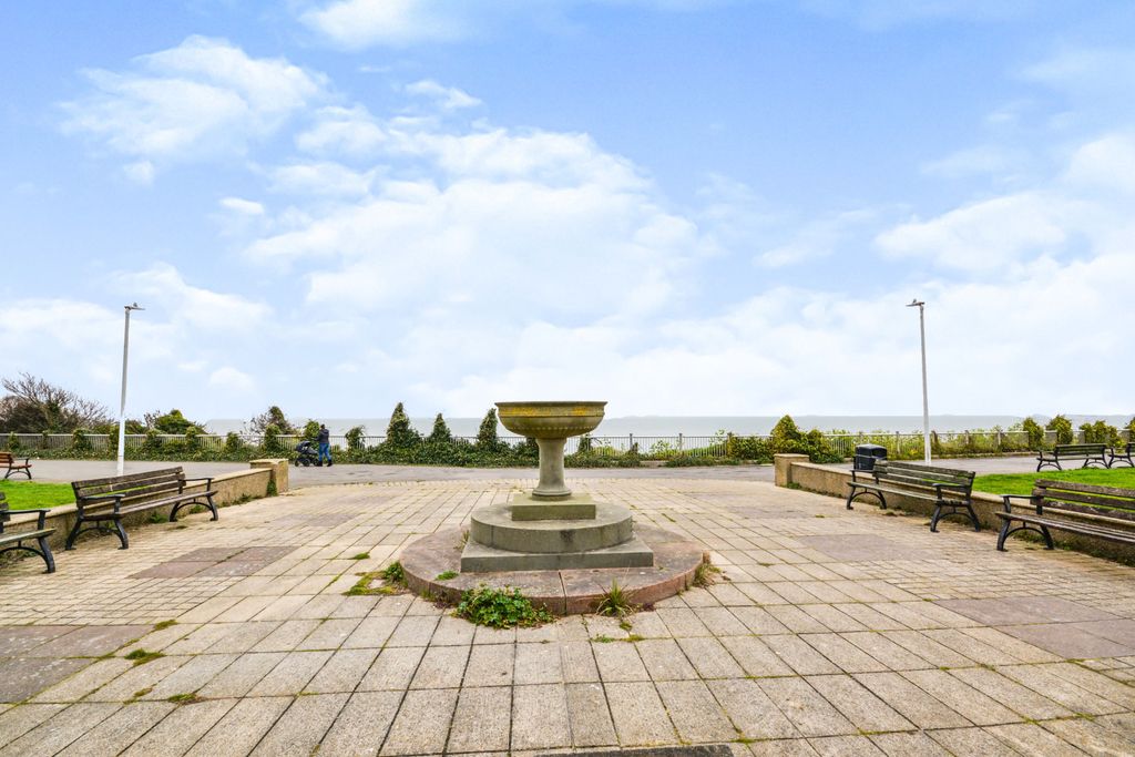 Additional image 2 of 1 bed flat for saleLewis Crescent, Cliftonville, Margate, Kent CT9
